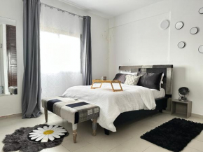 Living 1Bed -Spacious fully equipped - Lively Area